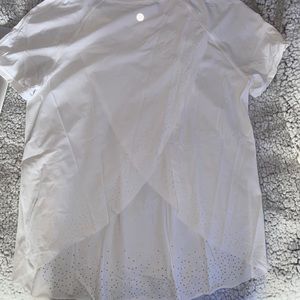 Lululemon T shirt